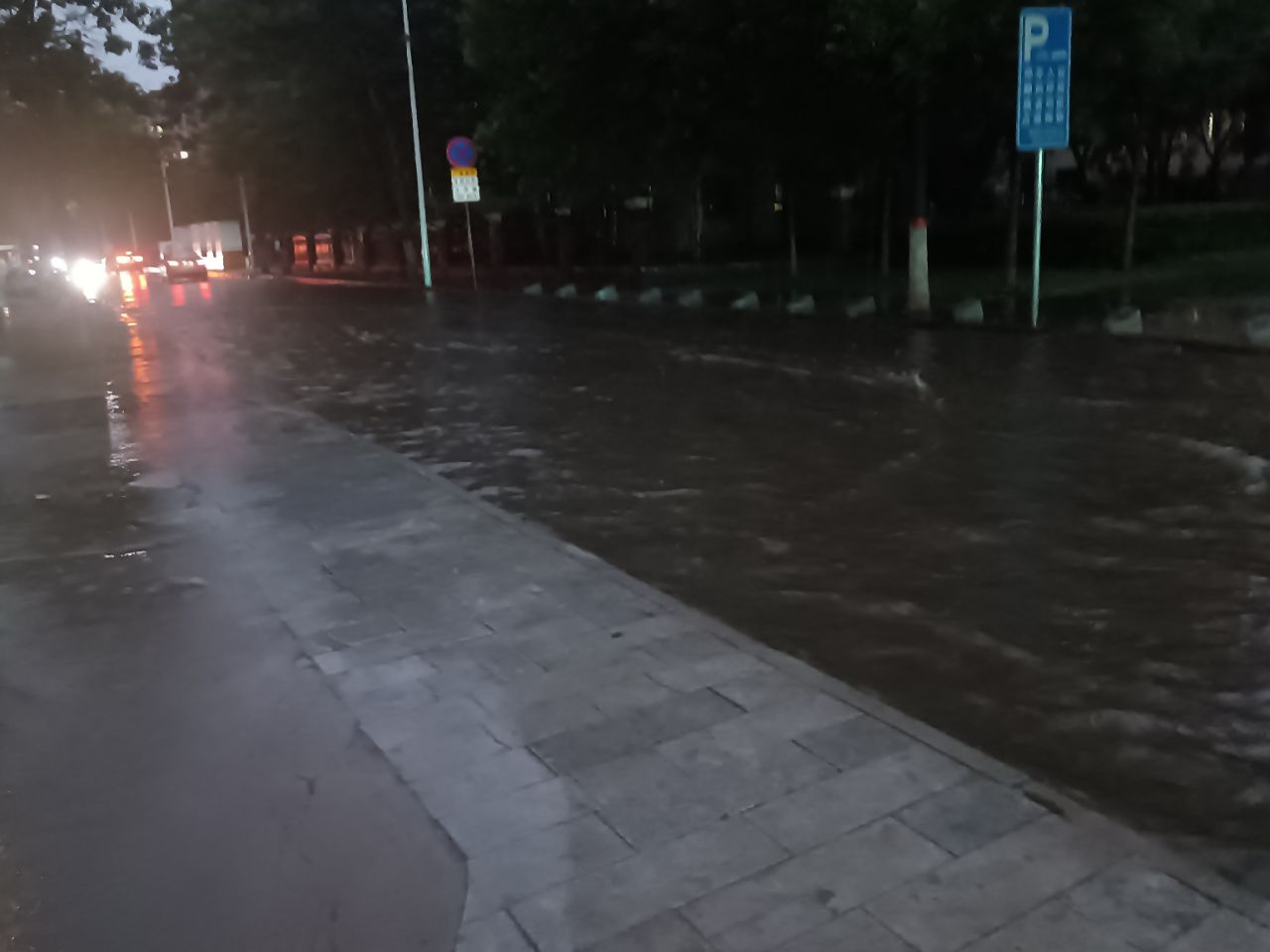 【晚8点红包】固安暴雨袭城，这个点你在干嘛？用一张图来证明3530 作者:来财 帖子ID:331948 